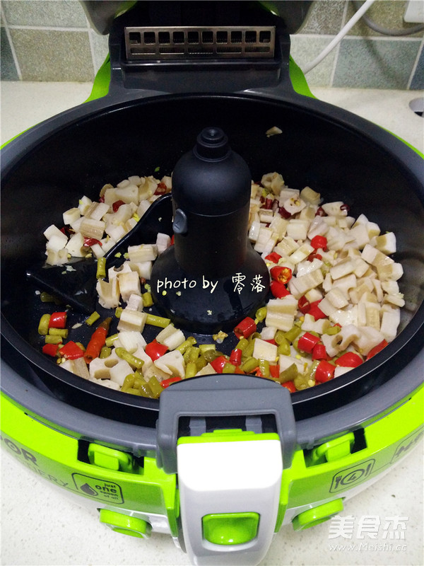 酸辣藕丁的做法