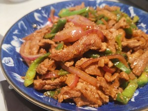 洋葱辣椒炒牛肉做法的简介