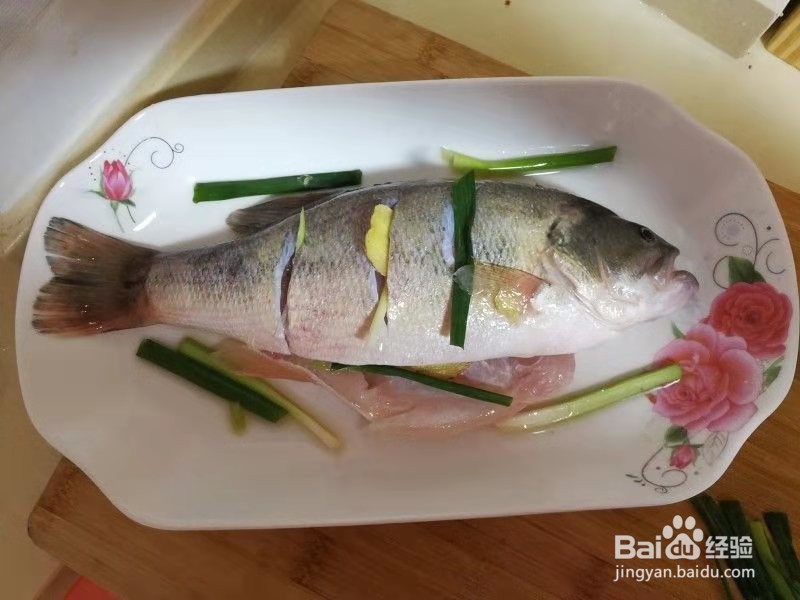 家常清蒸鲈鱼怎么做