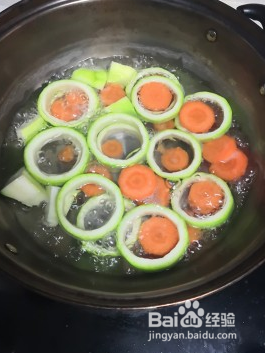 美味西葫芦饼,老人孩子喜欢吃!