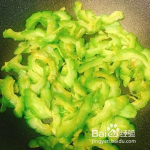 苦瓜炒蛋的做法