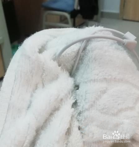 数据线发黄了怎么清洗