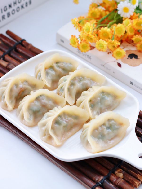 萝卜樱海米蒸饺