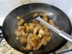 教你如何做土豆红烧肉