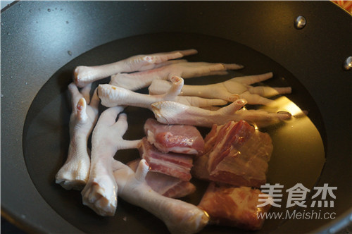 花生眉豆凤爪汤