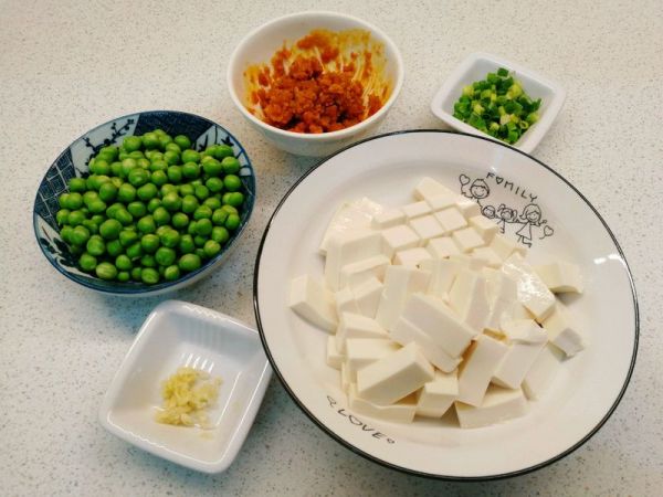 豌豆咸蛋黄豆腐羹