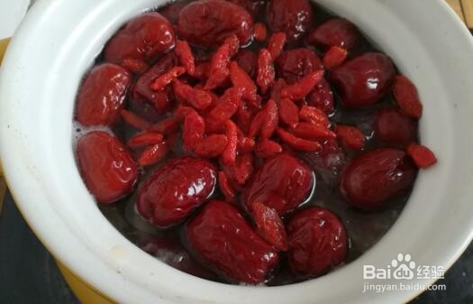 养生银耳红枣羹