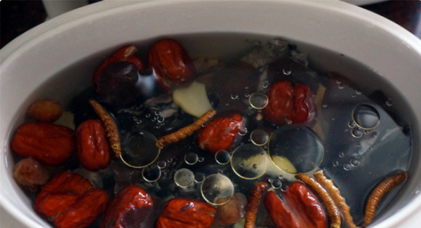 冬虫夏草滋补乌鸡汤