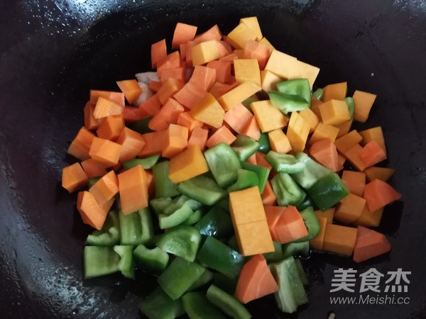 五彩时蔬炒鸡丁