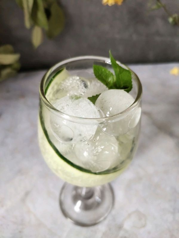 减脂消暑青瓜荔枝气泡水