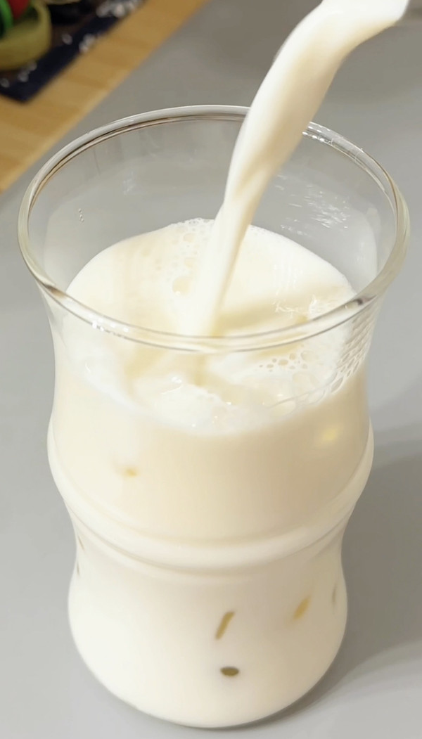 茉香抹茶冰拿铁