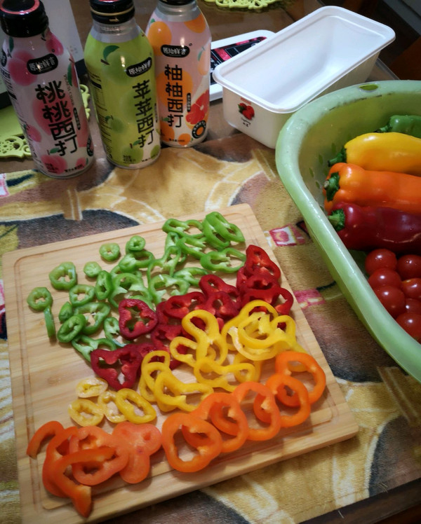 冰凉多巴胺桃桃西打凉菜