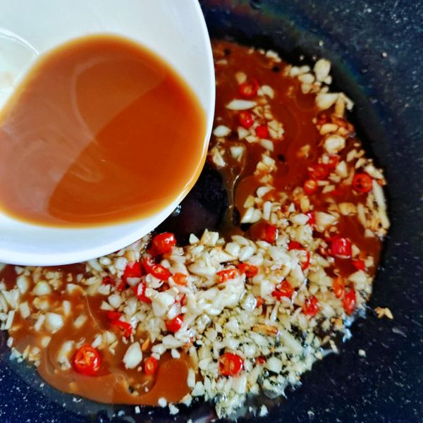 辣椒蒜蓉蚝油生菜