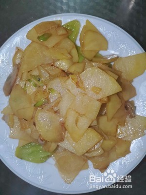 尖椒土豆片的做法。
