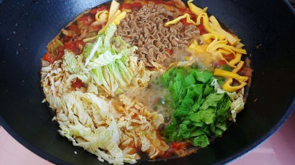 葱油茄肉白菜面