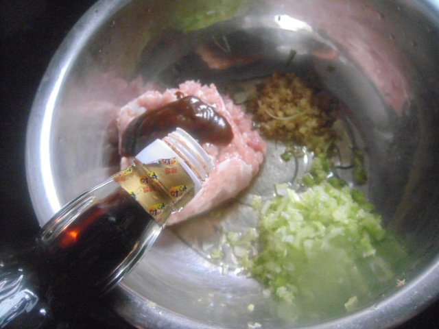 猪肉豆角馅饺子的做法，百吃不腻