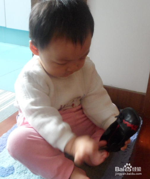 给宝宝选鞋要注意什么