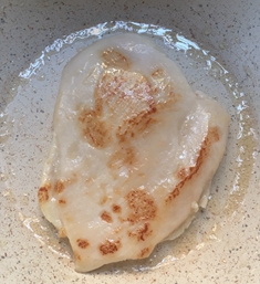 鸡扒面包坚果沙拉的做法
