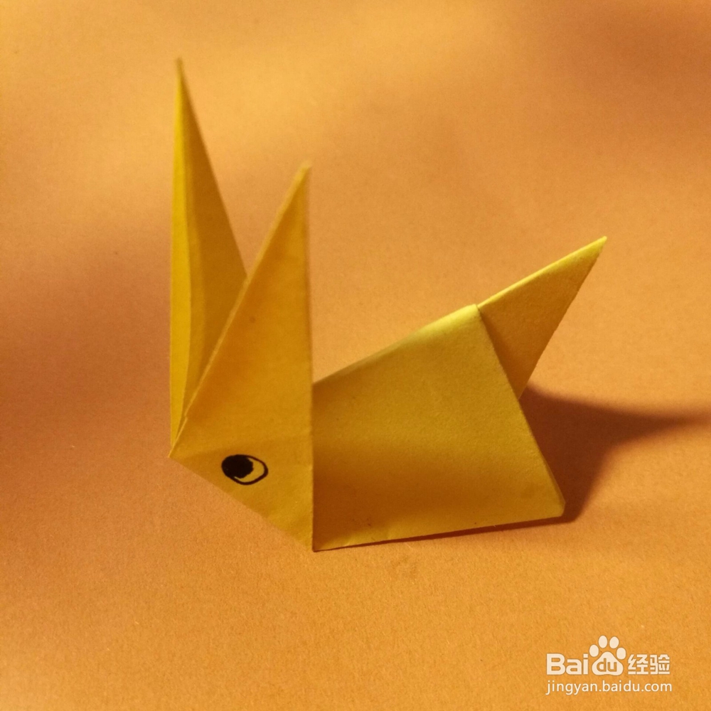 <b>简单折纸，如何折只小兔子</b>