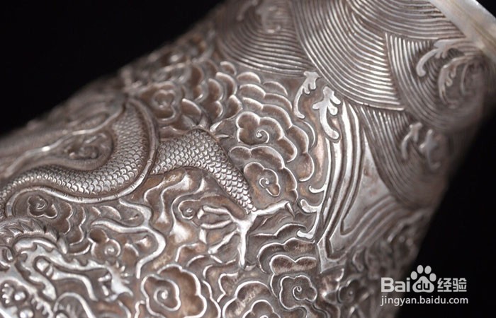 银器中的龙纹梅瓶如何欣赏