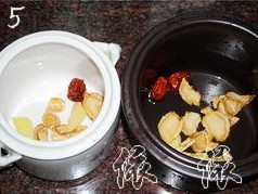 花旗参炖乌鸡汤