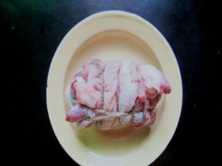 如何在家就能简单煮一碗酸菜叉烧荞麦面呢?