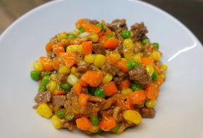 葱香蔬菜嫩爆牛肉粒