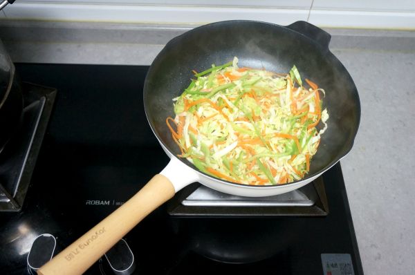 肉丝圆白菜炖粉条