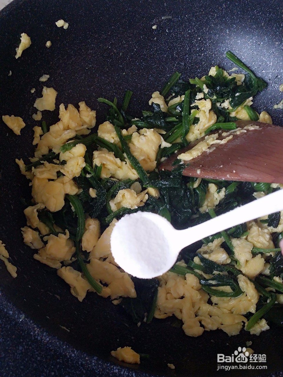 菠菜鸡蛋补铁有营养