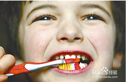 哪些行为会对牙齿造成损伤?怎么保护牙齿?