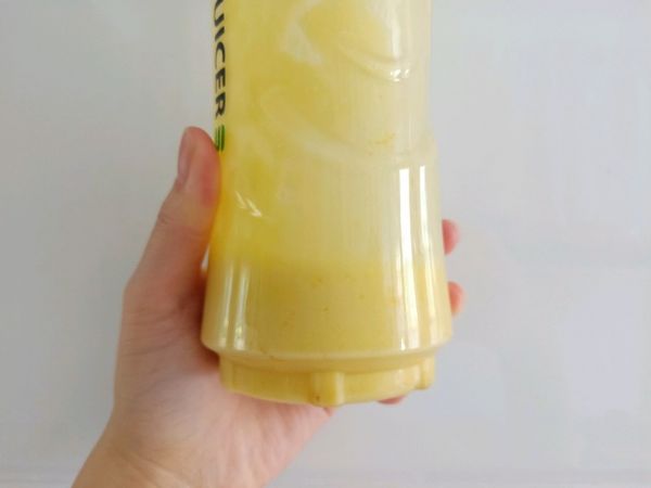 椰香芒果冰咖啡