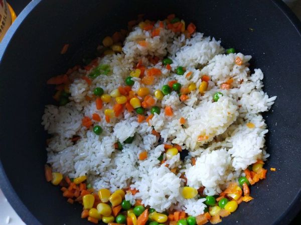 青豆玉米蛋炒饭