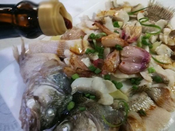 红葱头清蒸鲈鱼片