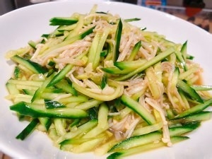 凉拌黄瓜金针菇