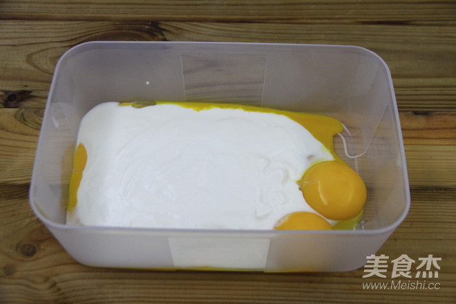 松柔绵软的酸奶蛋糕