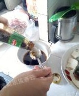 教你做红油香葱皮蛋豆腐