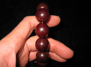 大叶紫檀与小叶紫檀的区别