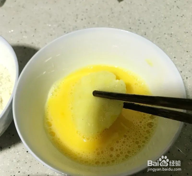 面包糠香酥薯饼