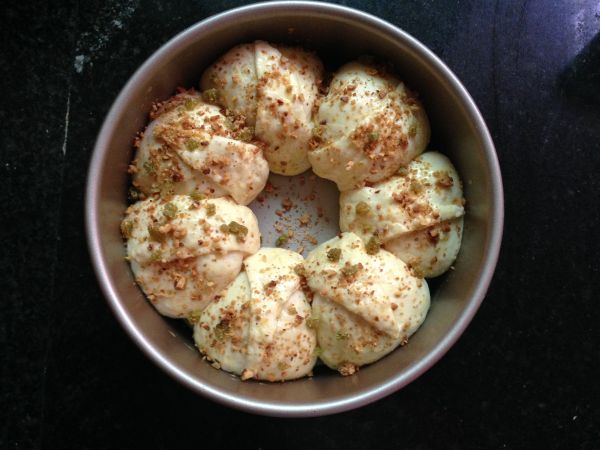 蜜红豆果仁面包