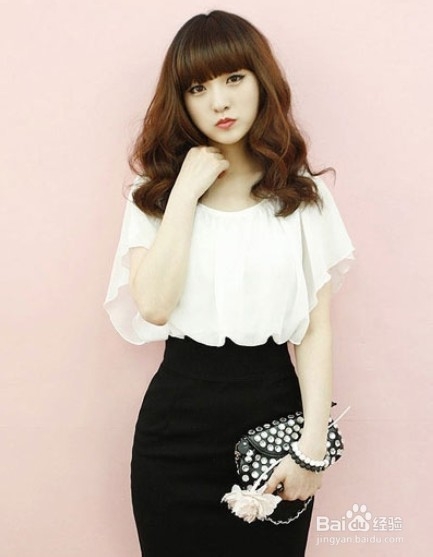 几款百搭蝙蝠衫 轻松藏住粗臂拜拜肉