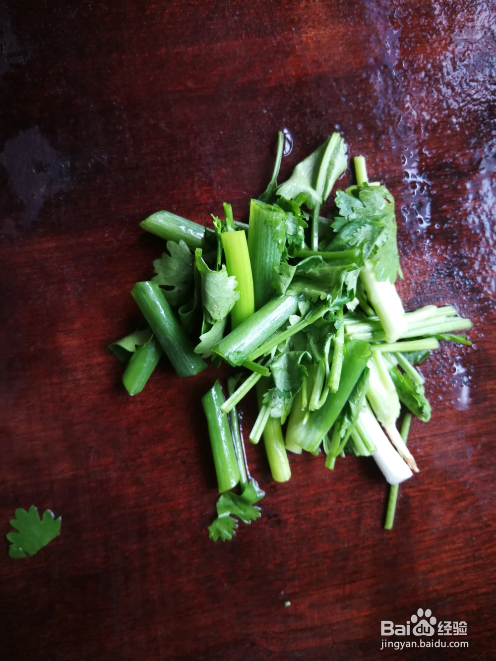 一个人的美食芹菜拌鸡胗