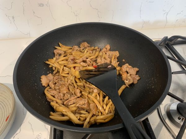 杏鲍菇炒猪颈肉