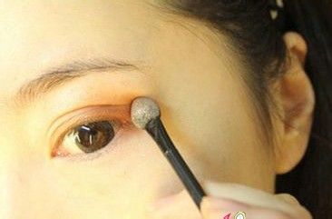 清新淡雅桃花眼妆假期约会最能俘获人心