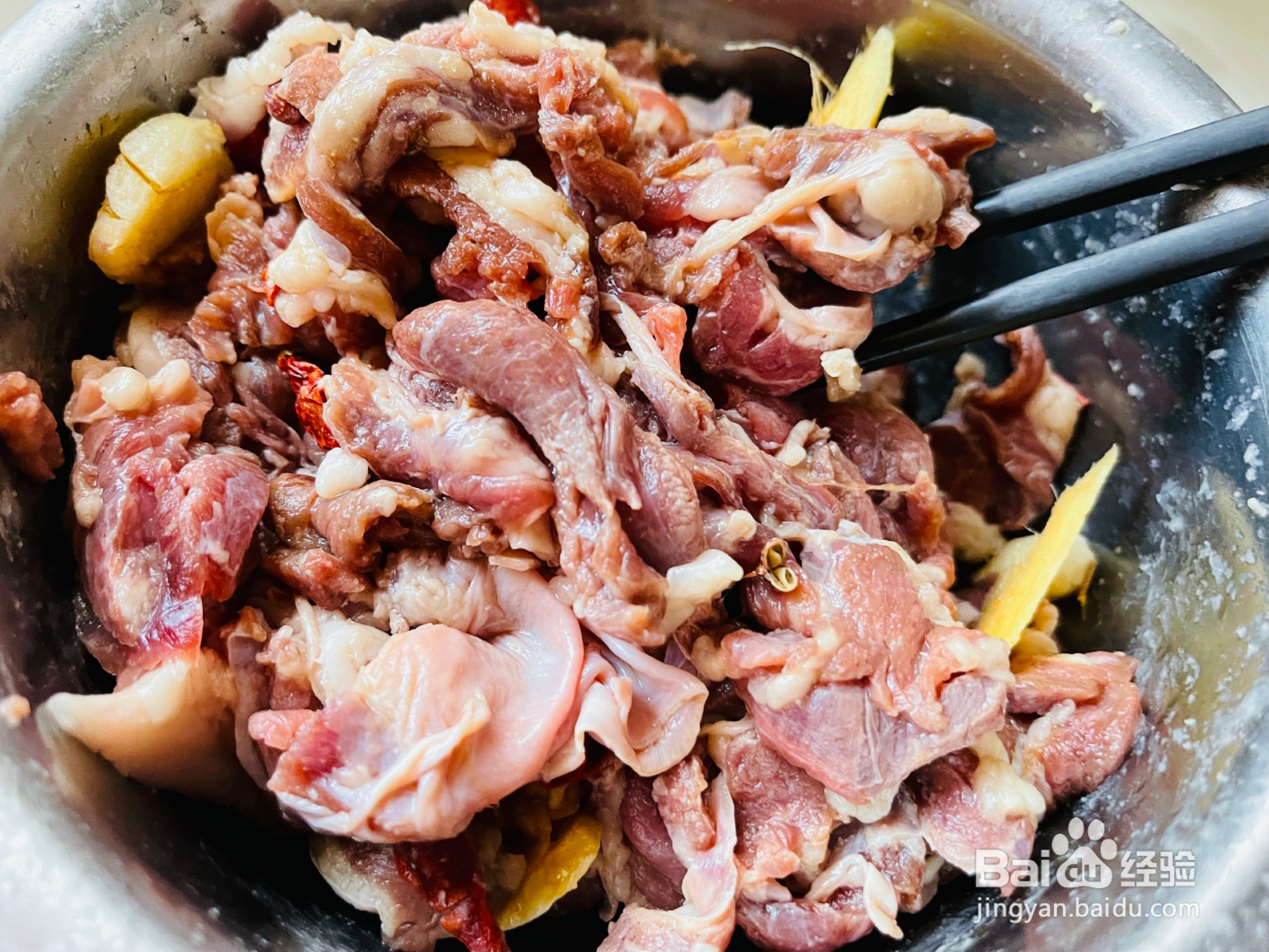 幺领肉炒素菜的做法