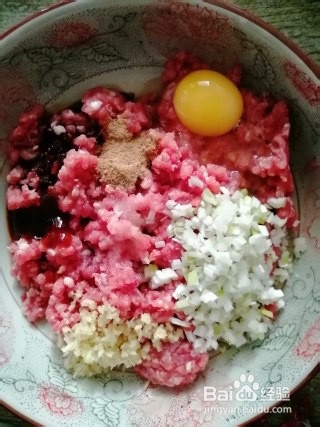 萝卜粉条肉包子