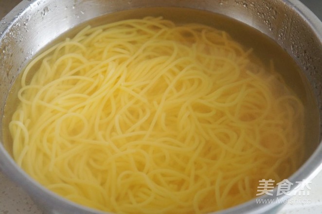 葱油意面的做法