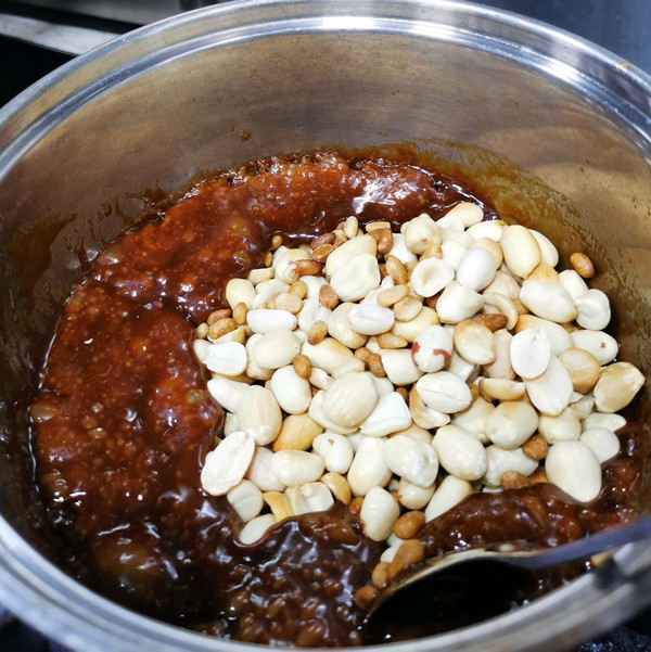 焦糖松子花生塔