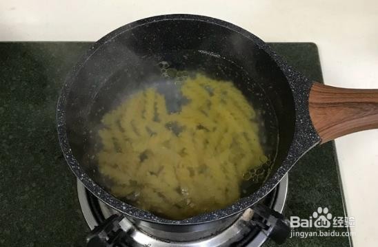 青椒培根意面的做法