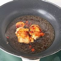 美味的黄油柠香辣鸡排