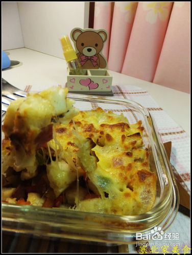 剩馒头华丽转身的升级版培根焗馒头丁